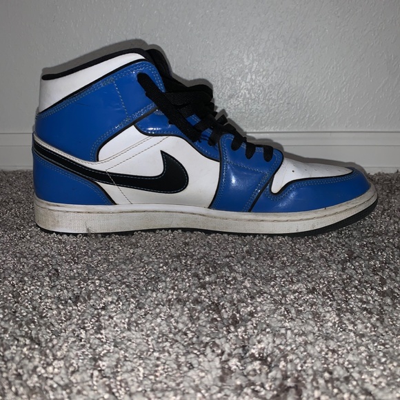Nike Jordan 1 Mid SE - Picture 4 of 8